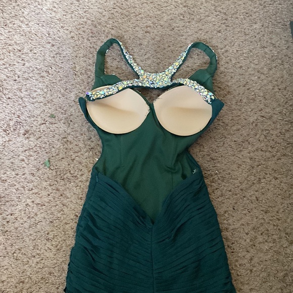 Emerald Green Hoco/Prom Dress - Picture 7 of 8
